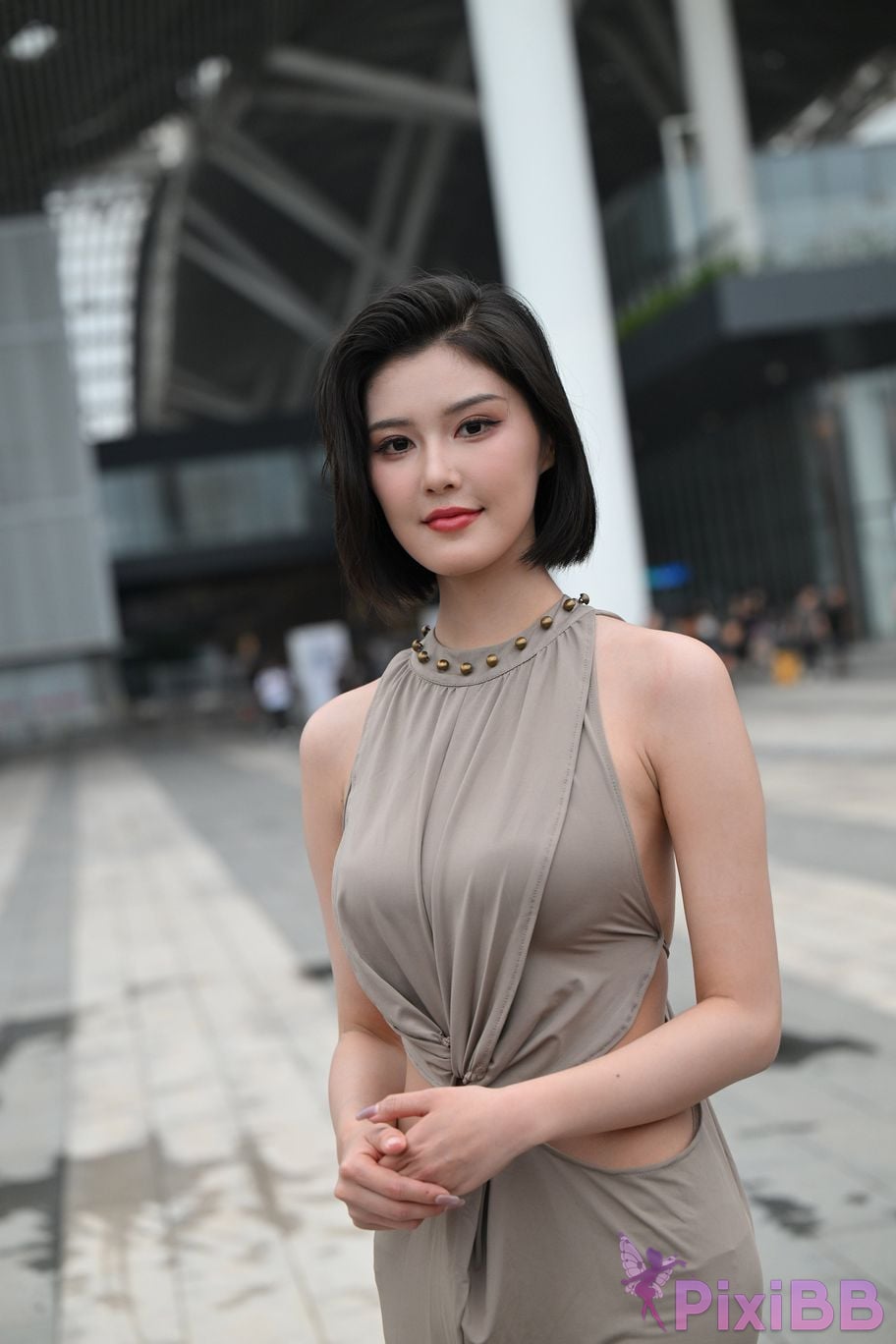 Featured Street Photography Works No.5440 Elegant gray long skirt PixiBB.COM 121