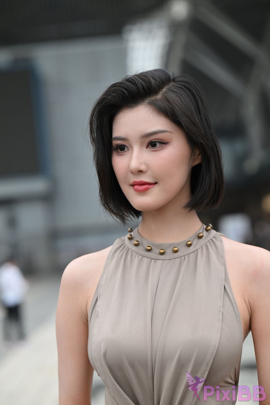 Featured Street Photography Works No.5440 Elegant gray long skirt PixiBB.COM 127