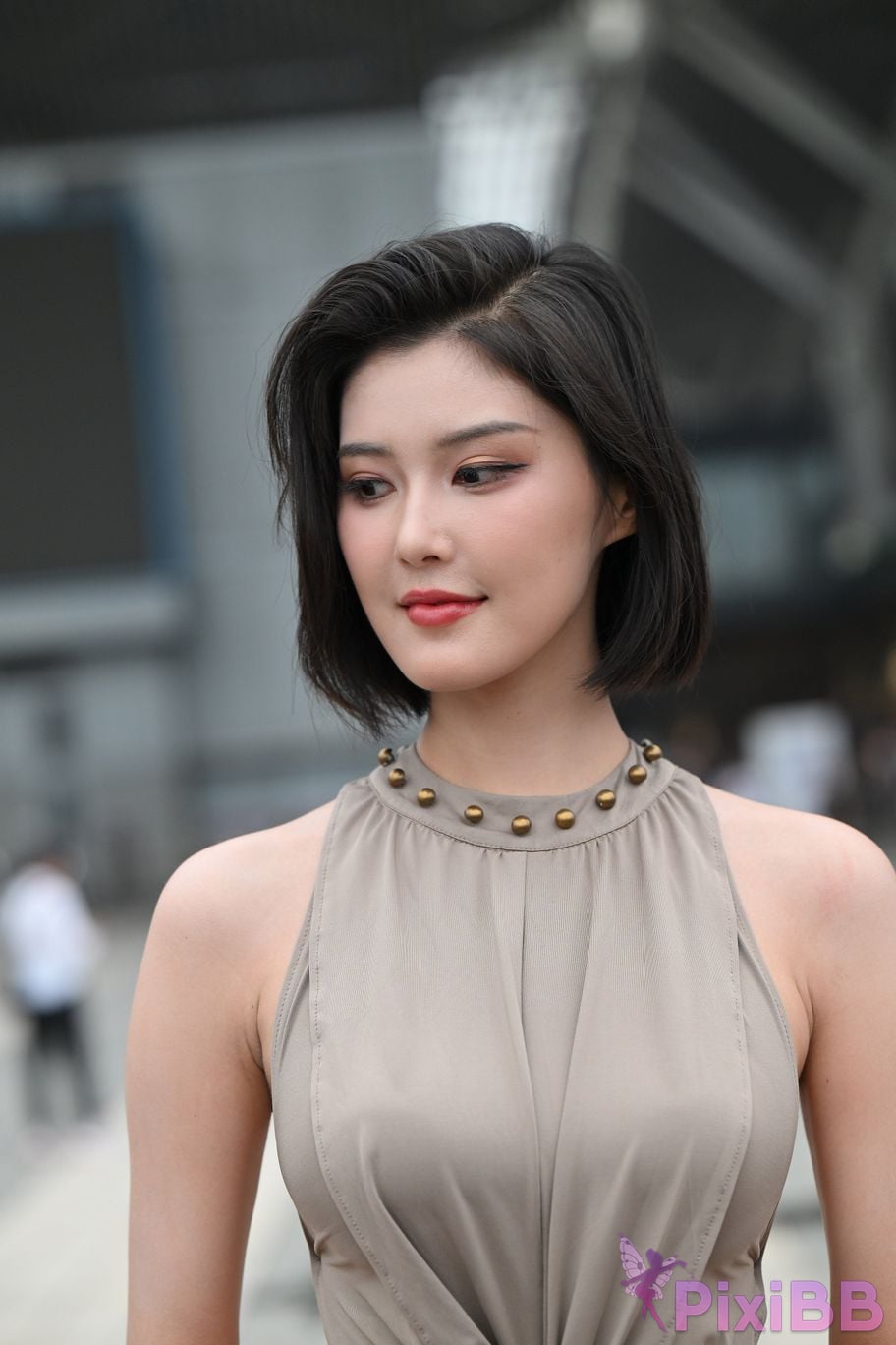 Featured Street Photography Works No.5440 Elegant gray long skirt PixiBB.COM 128