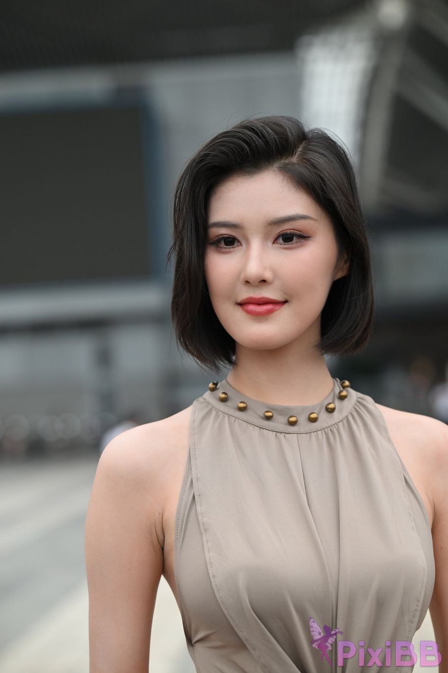 Featured Street Photography Works No.5440 Elegant gray long skirt PixiBB.COM 129