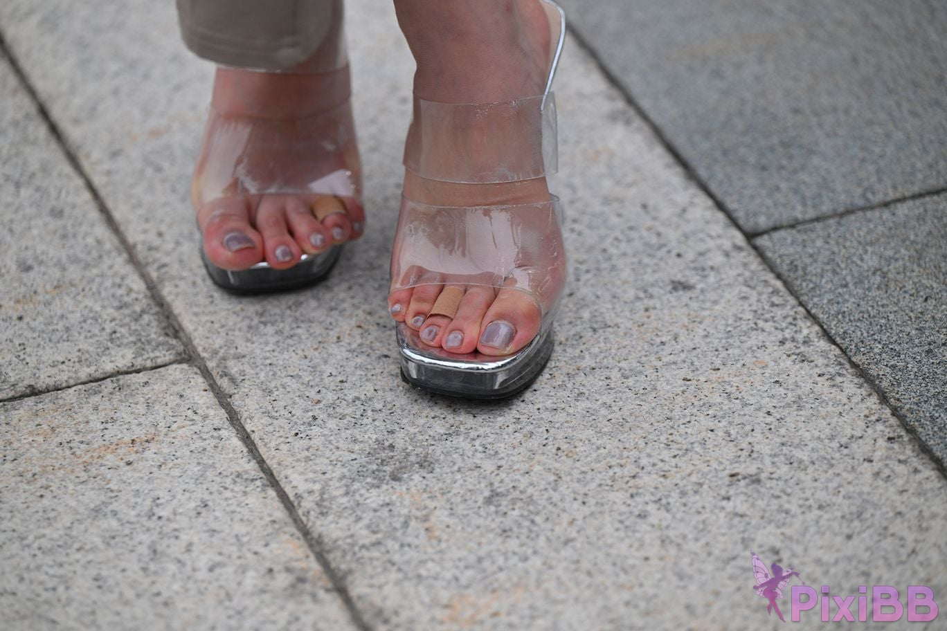 Featured Street Photography Works No.5440 Elegant gray long skirt PixiBB.COM 133