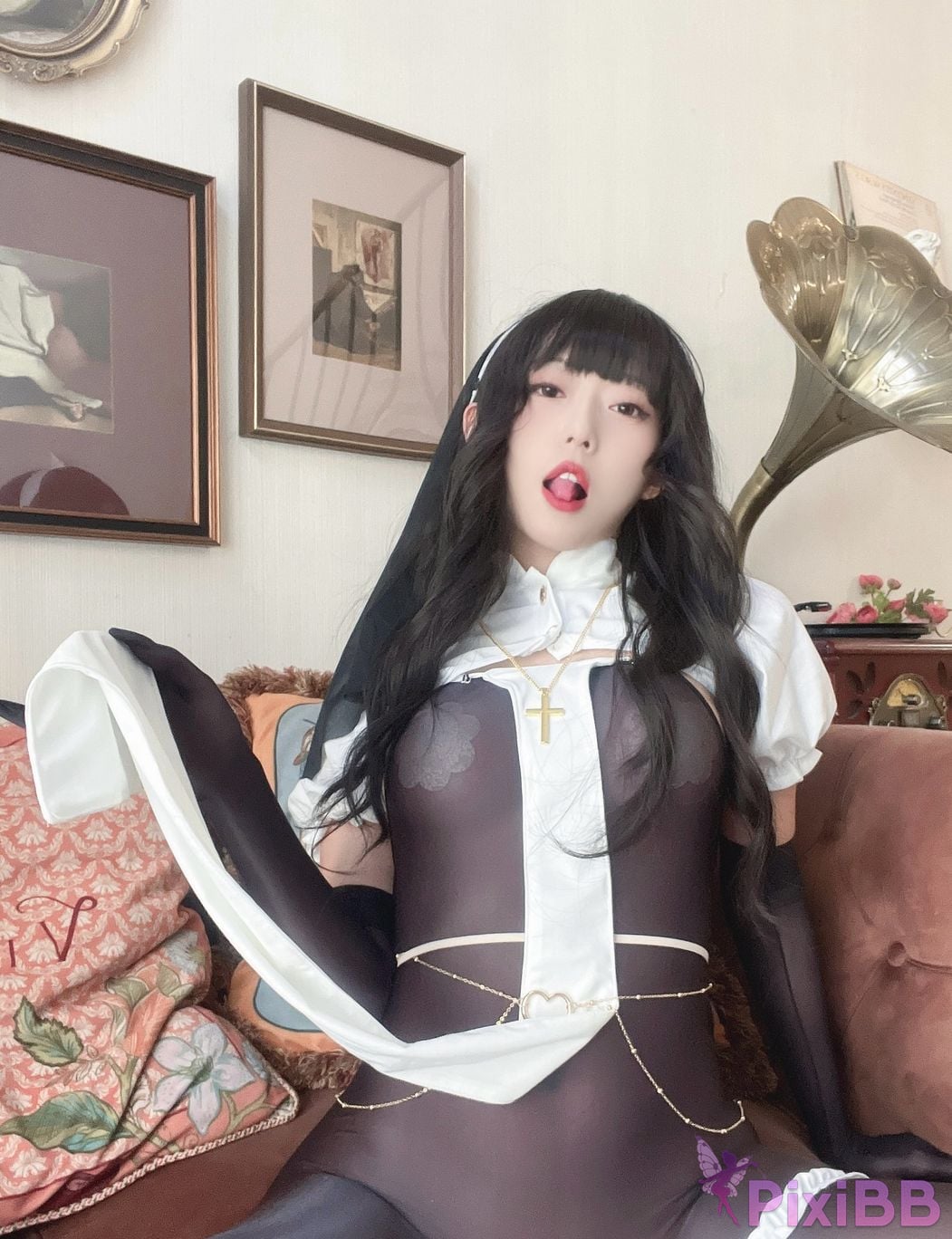 Coser Money leng leng PixiBB.COM 001