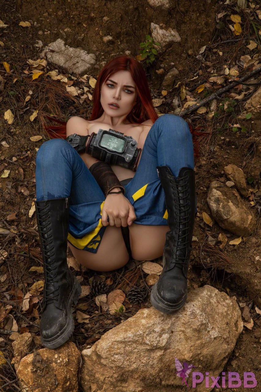 Kalinka Fox Vault Dweller PixiBB.COM 26