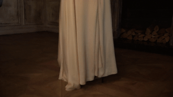Kalinka Fox Lady Dimitrescu (Gif) PixiBB.COM