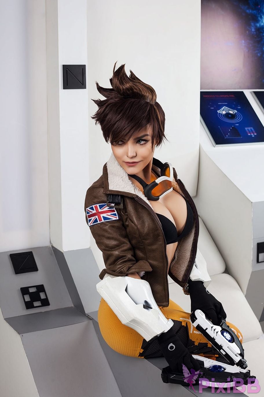 Kalinka Fox Tracer PixiBB.COM 16