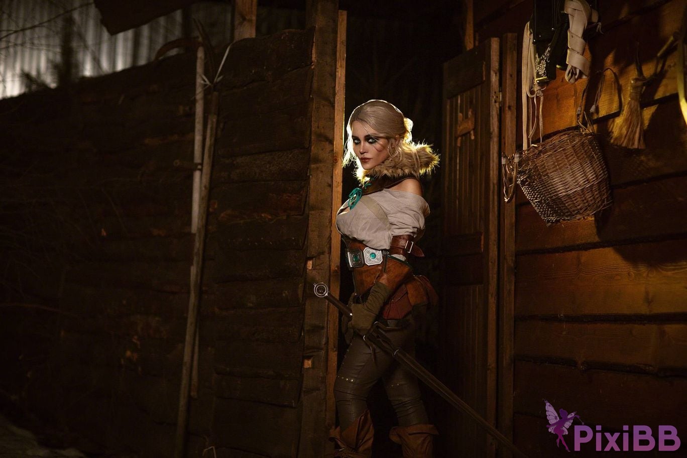 Kalinka Fox Ciri PixiBB.COM 11