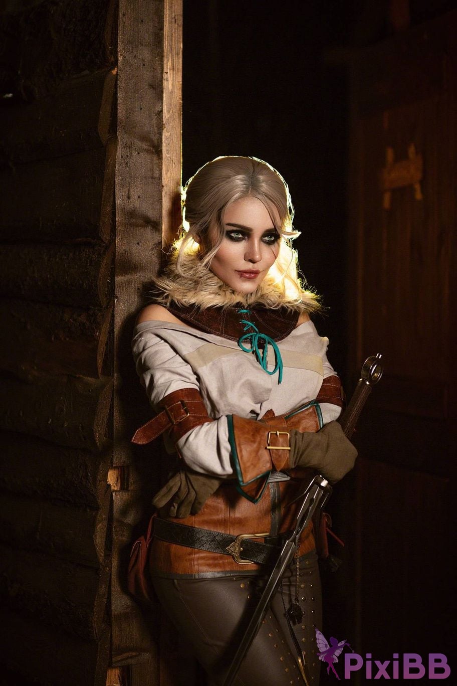 Kalinka Fox Ciri PixiBB.COM 18