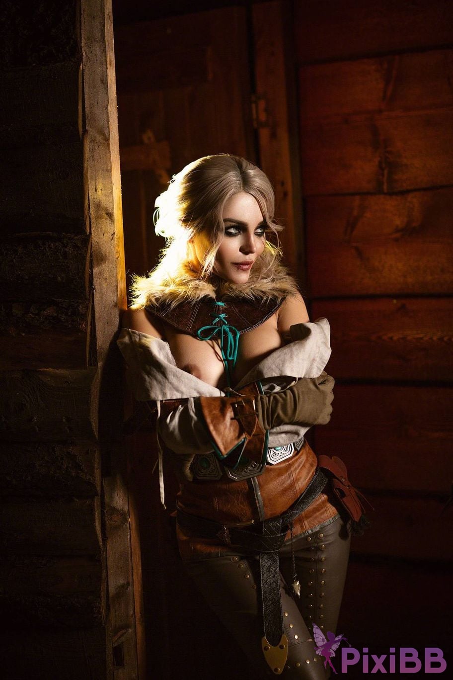 Kalinka Fox Ciri PixiBB.COM 19