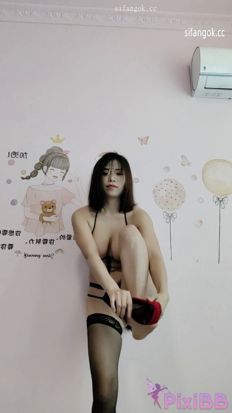 Xiaoxiao Douyins best big breasted lady High heels and black stockings PixiBB.COM 031