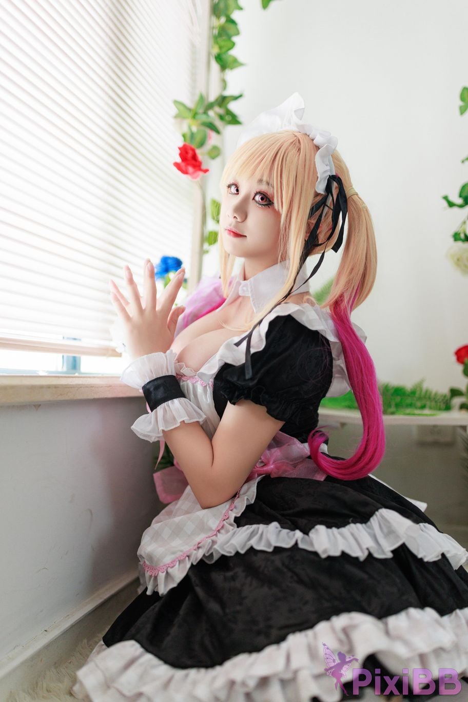Cosplayer A Xuexue Sea Dream Maid PixiBB.COM 009