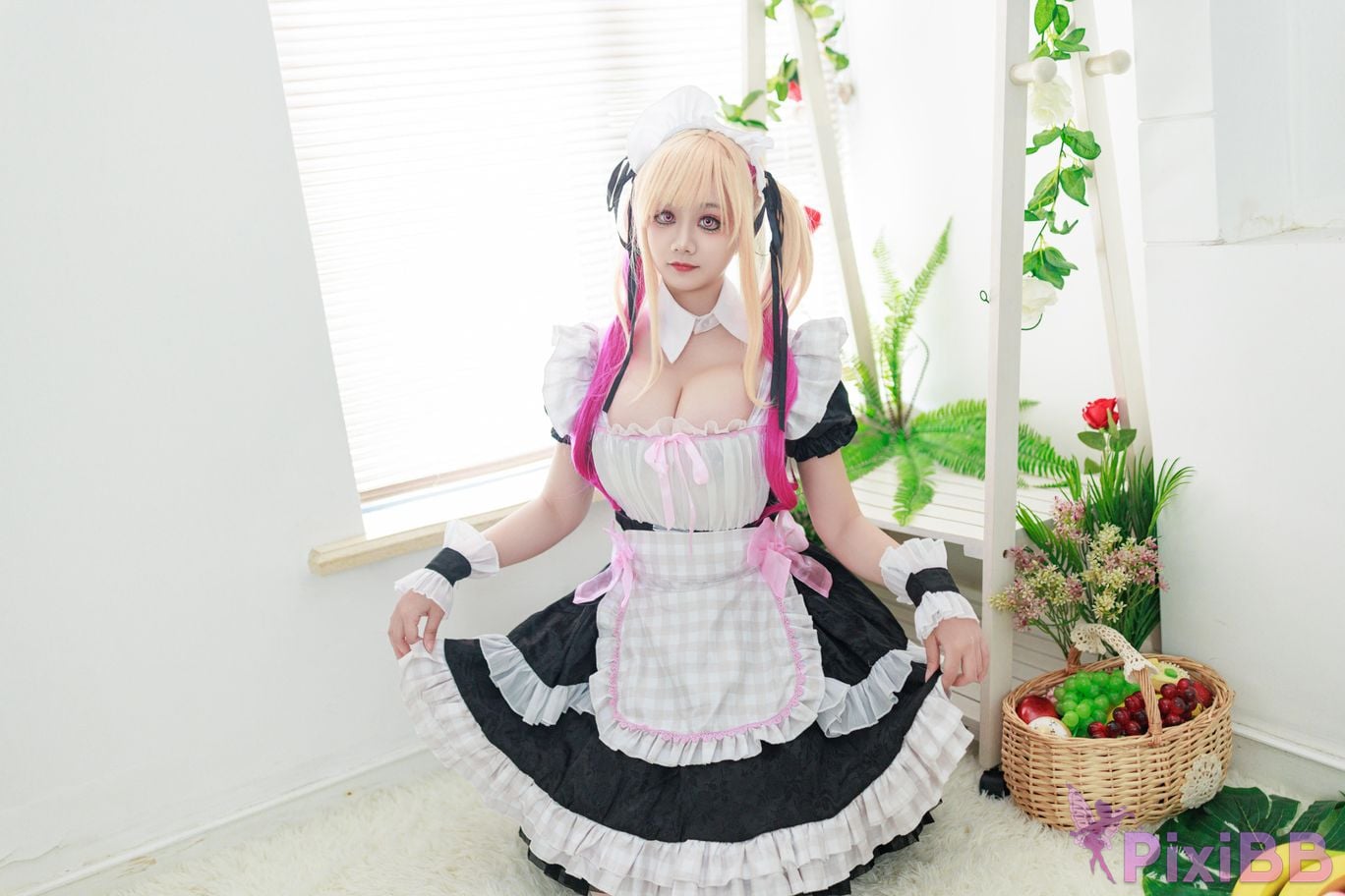 Cosplayer A Xuexue Sea Dream Maid PixiBB.COM 037