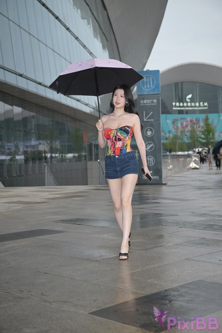 Featured Street Photography Works No.5451 Denim shorts after the rain PixiBB.COM 004