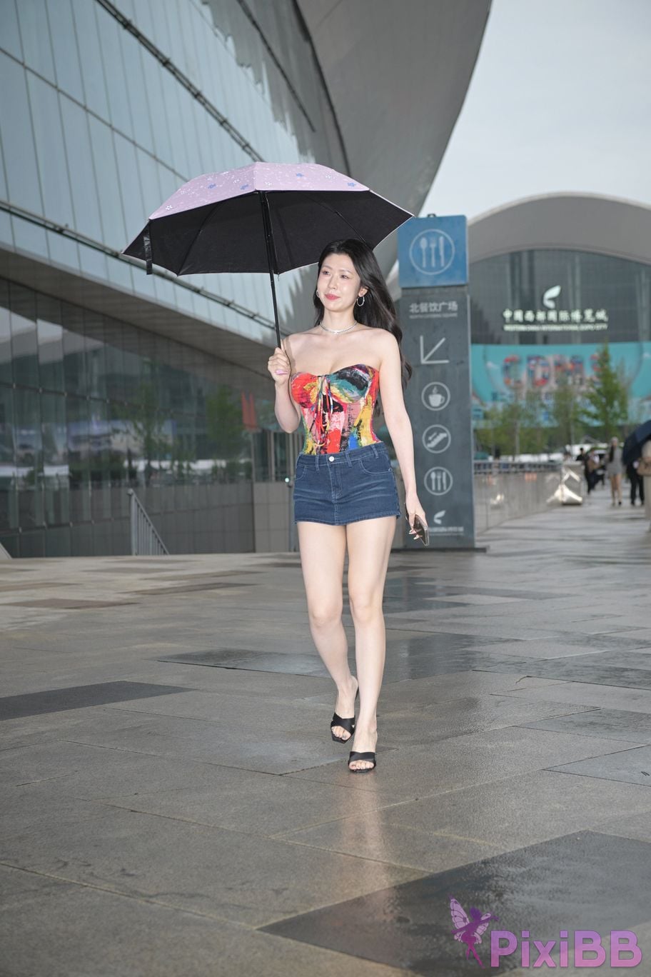 Featured Street Photography Works No.5451 Denim shorts after the rain PixiBB.COM 005