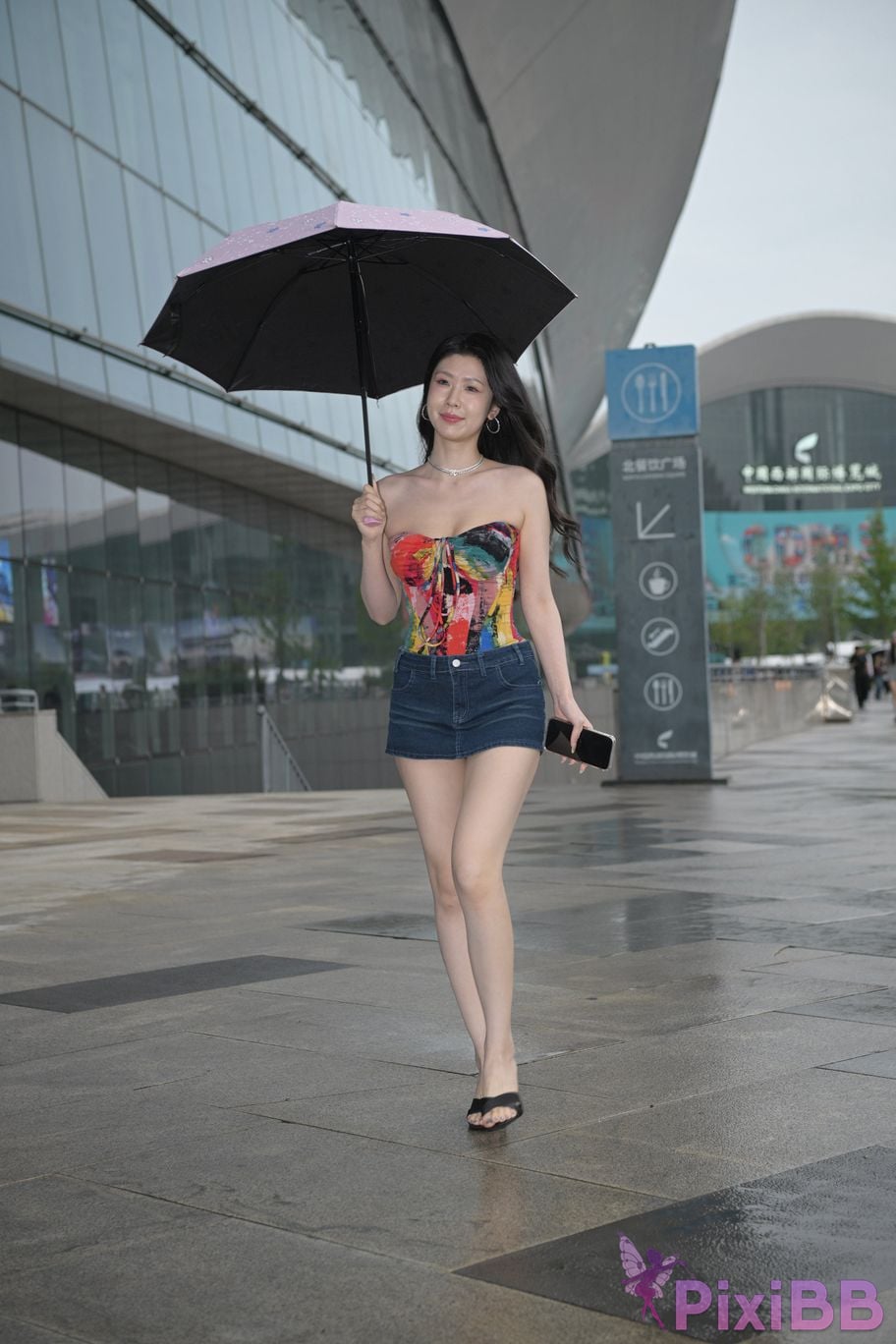 Featured Street Photography Works No.5451 Denim shorts after the rain PixiBB.COM 006