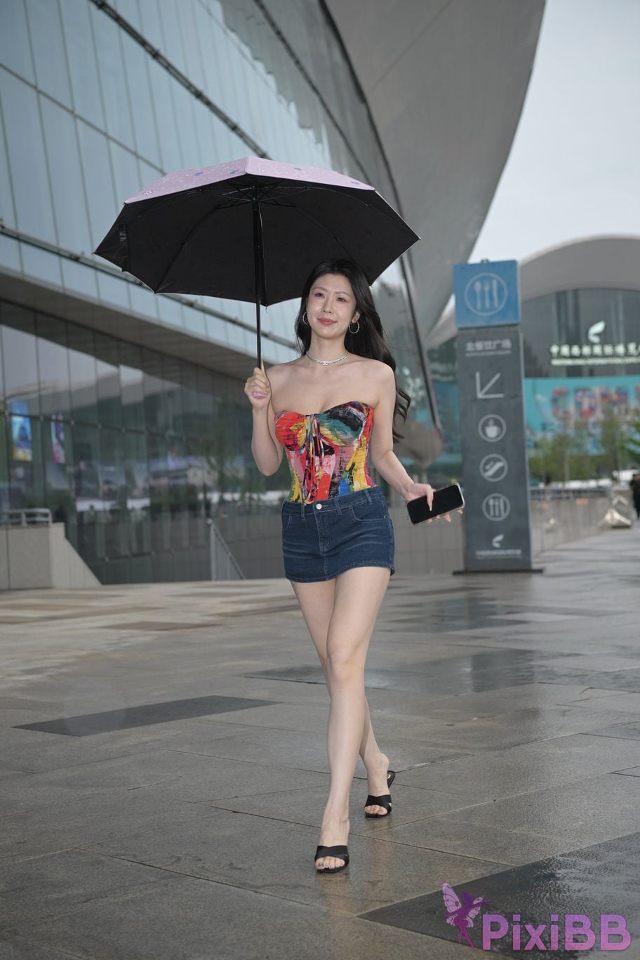 Featured Street Photography Works No.5451 Denim shorts after the rain PixiBB.COM 007