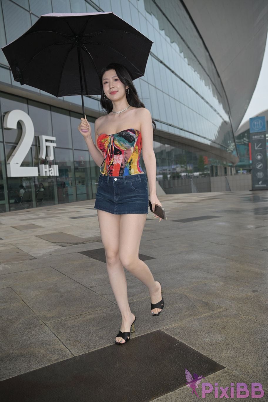 Featured Street Photography Works No.5451 Denim shorts after the rain PixiBB.COM 016