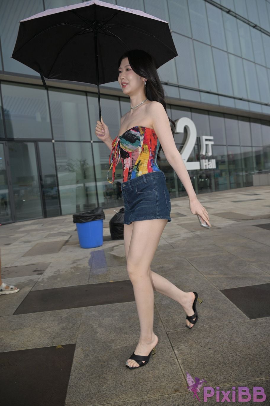 Featured Street Photography Works No.5451 Denim shorts after the rain PixiBB.COM 019
