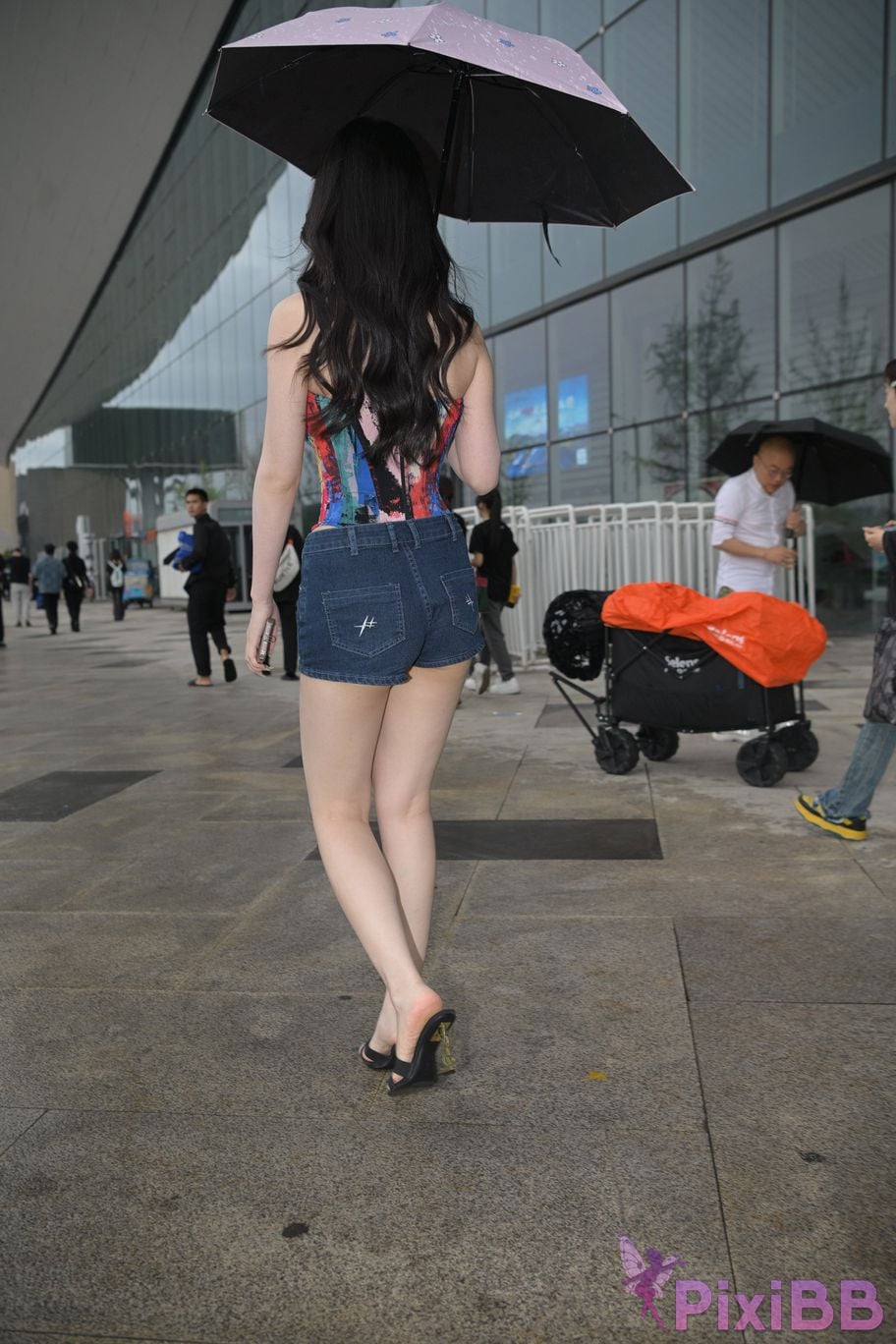 Featured Street Photography Works No.5451 Denim shorts after the rain PixiBB.COM 026
