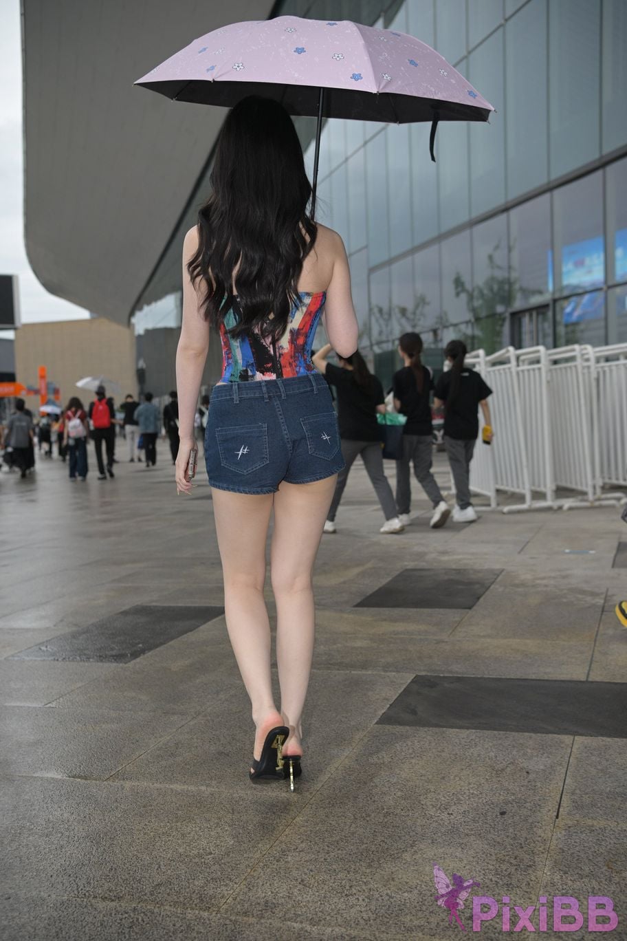 Featured Street Photography Works No.5451 Denim shorts after the rain PixiBB.COM 028