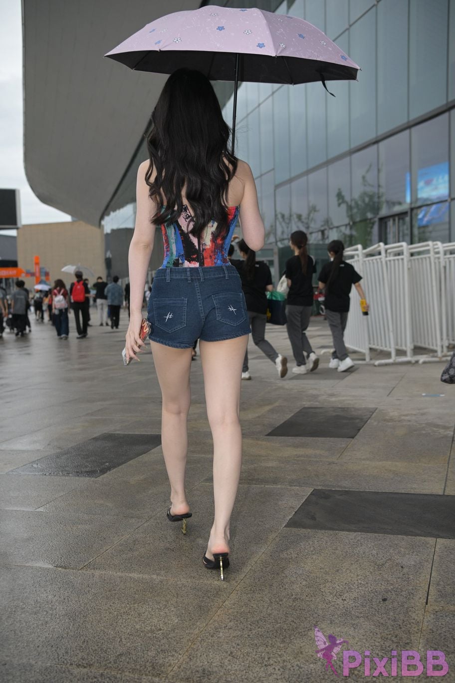 Featured Street Photography Works No.5451 Denim shorts after the rain PixiBB.COM 029