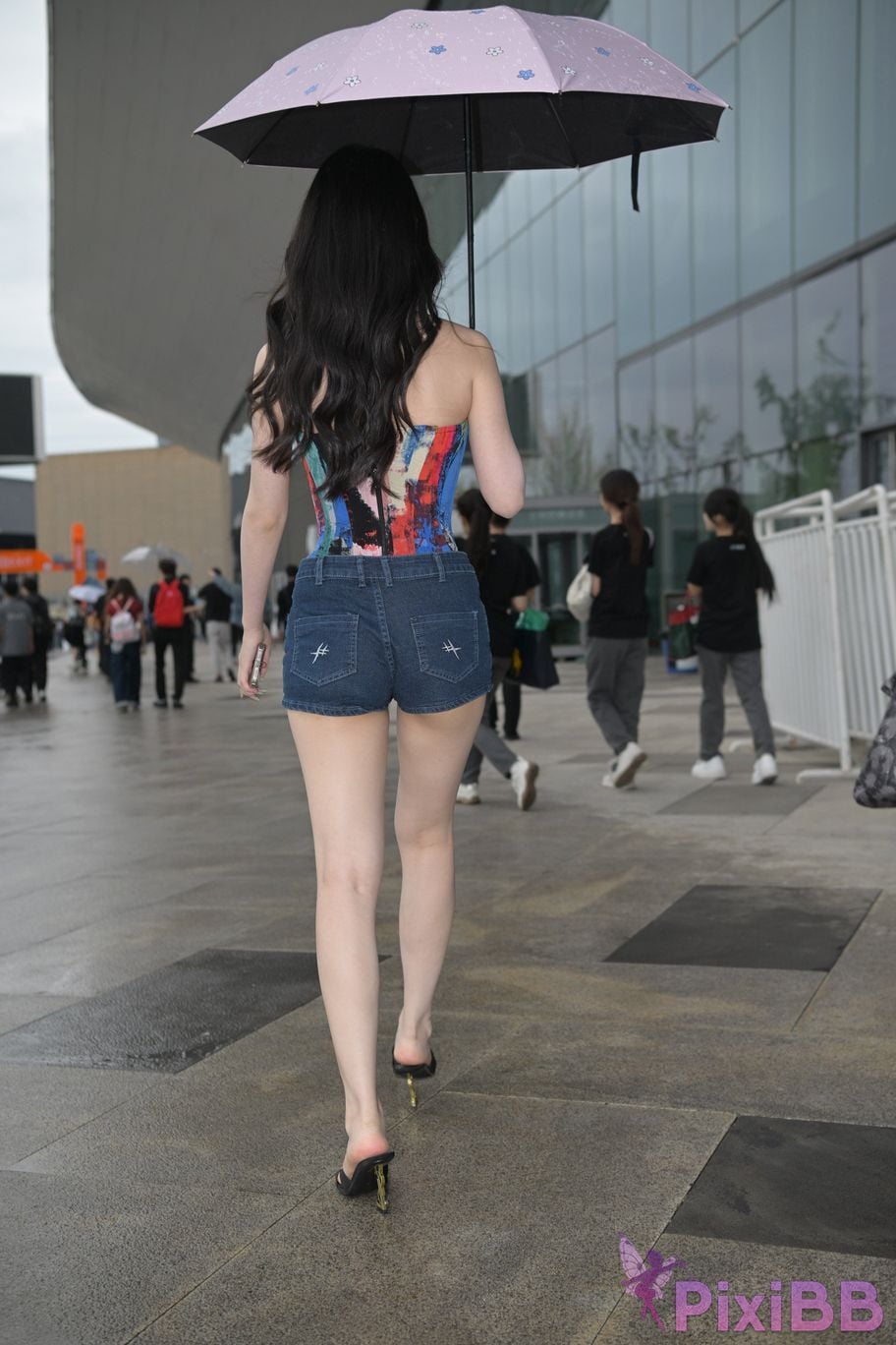 Featured Street Photography Works No.5451 Denim shorts after the rain PixiBB.COM 030