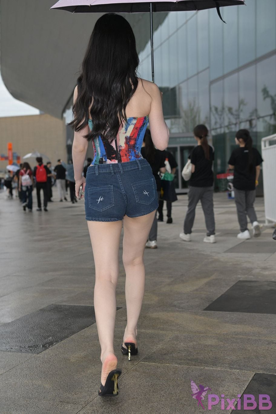 Featured Street Photography Works No.5451 Denim shorts after the rain PixiBB.COM 031
