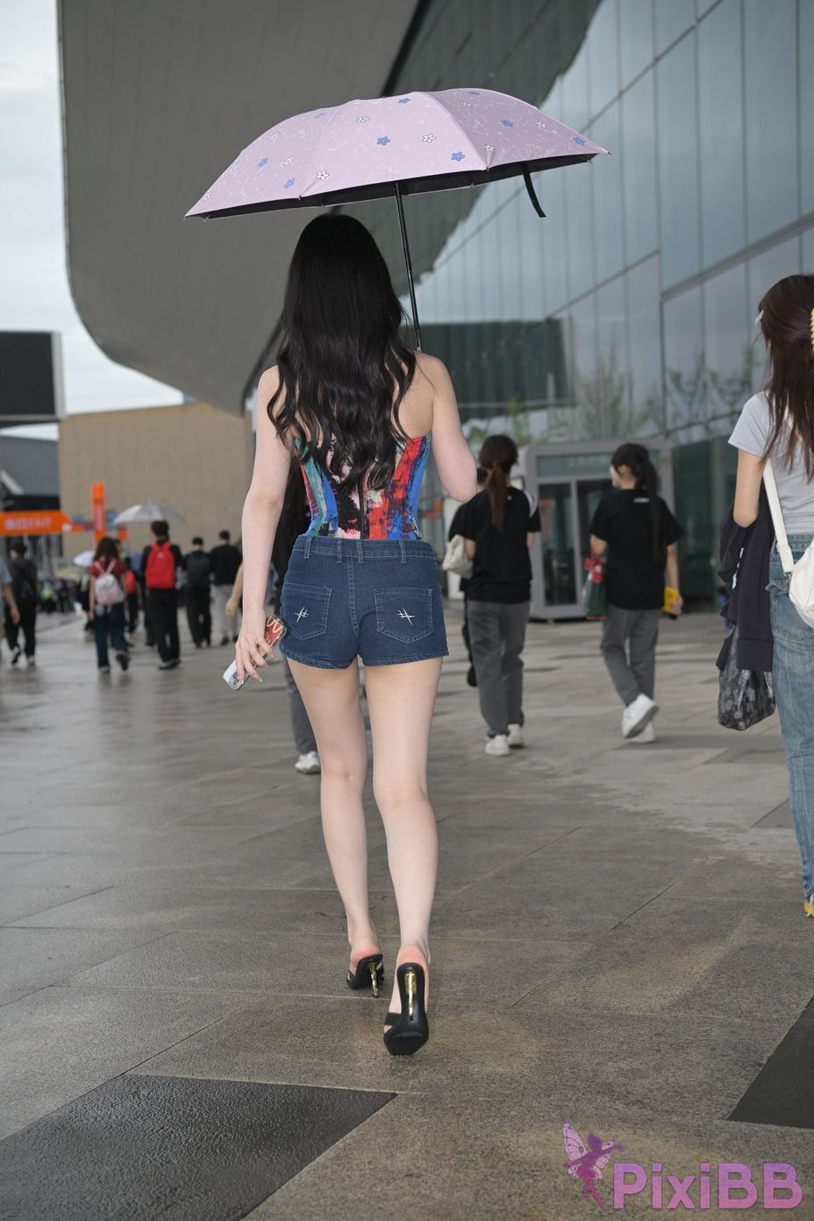 Featured Street Photography Works No.5451 Denim shorts after the rain PixiBB.COM 035