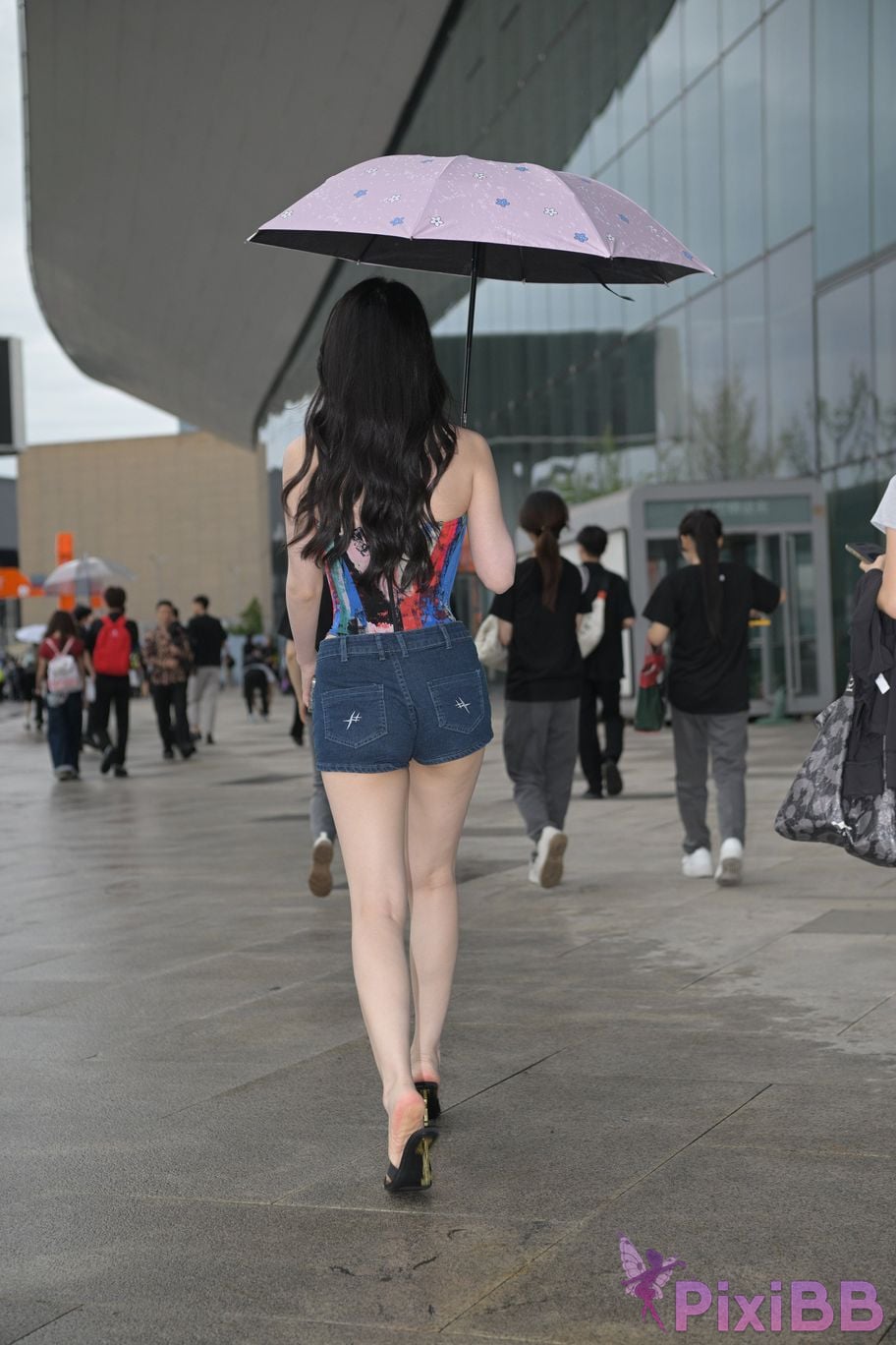 Featured Street Photography Works No.5451 Denim shorts after the rain PixiBB.COM 038
