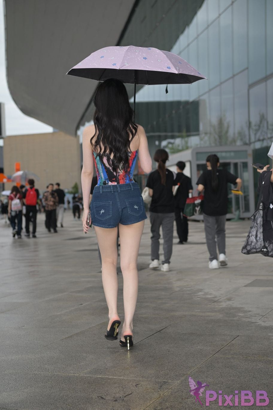 Featured Street Photography Works No.5451 Denim shorts after the rain PixiBB.COM 039