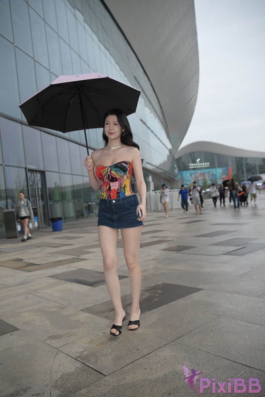 Featured Street Photography Works No.5451 Denim shorts after the rain PixiBB.COM 045