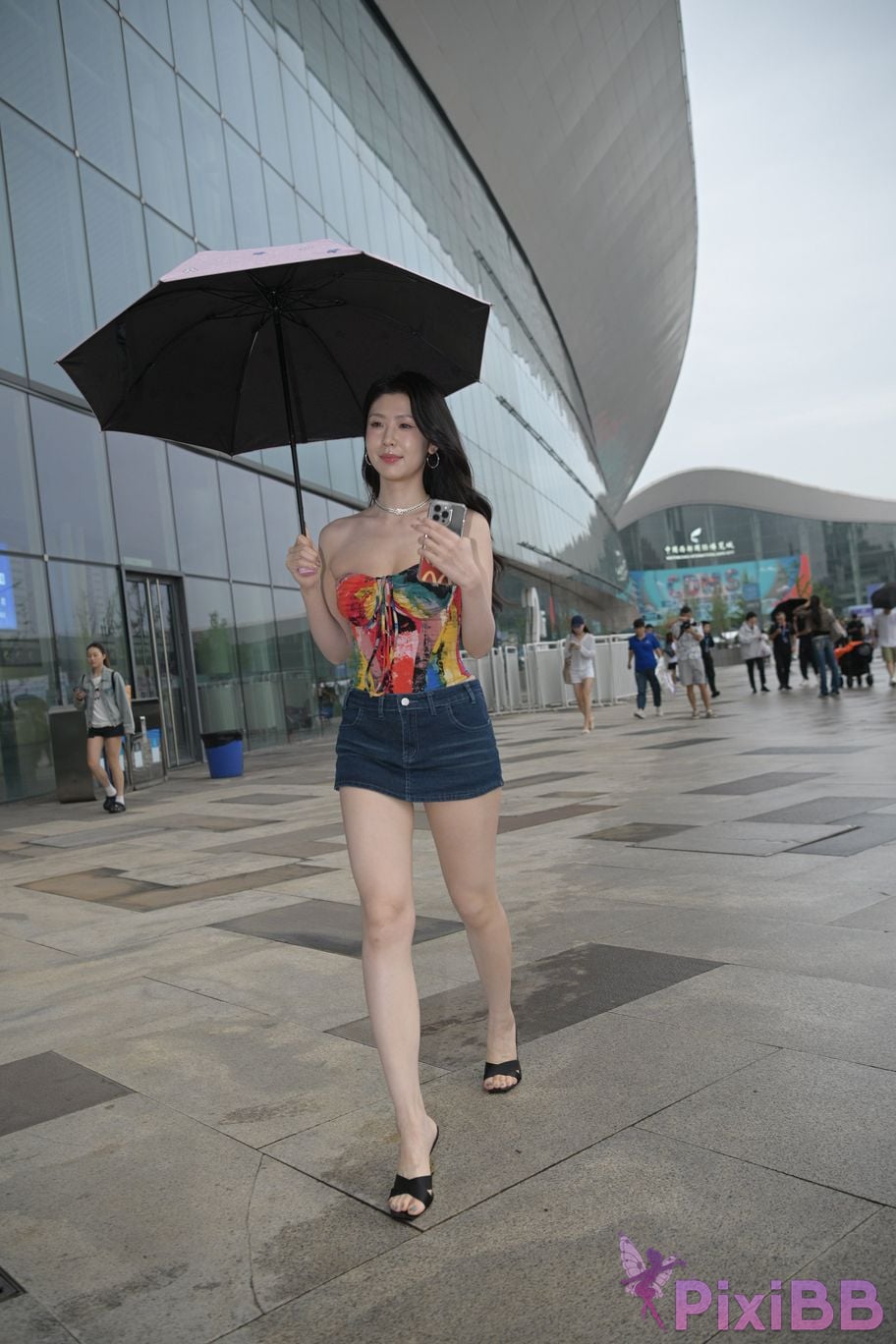 Featured Street Photography Works No.5451 Denim shorts after the rain PixiBB.COM 046