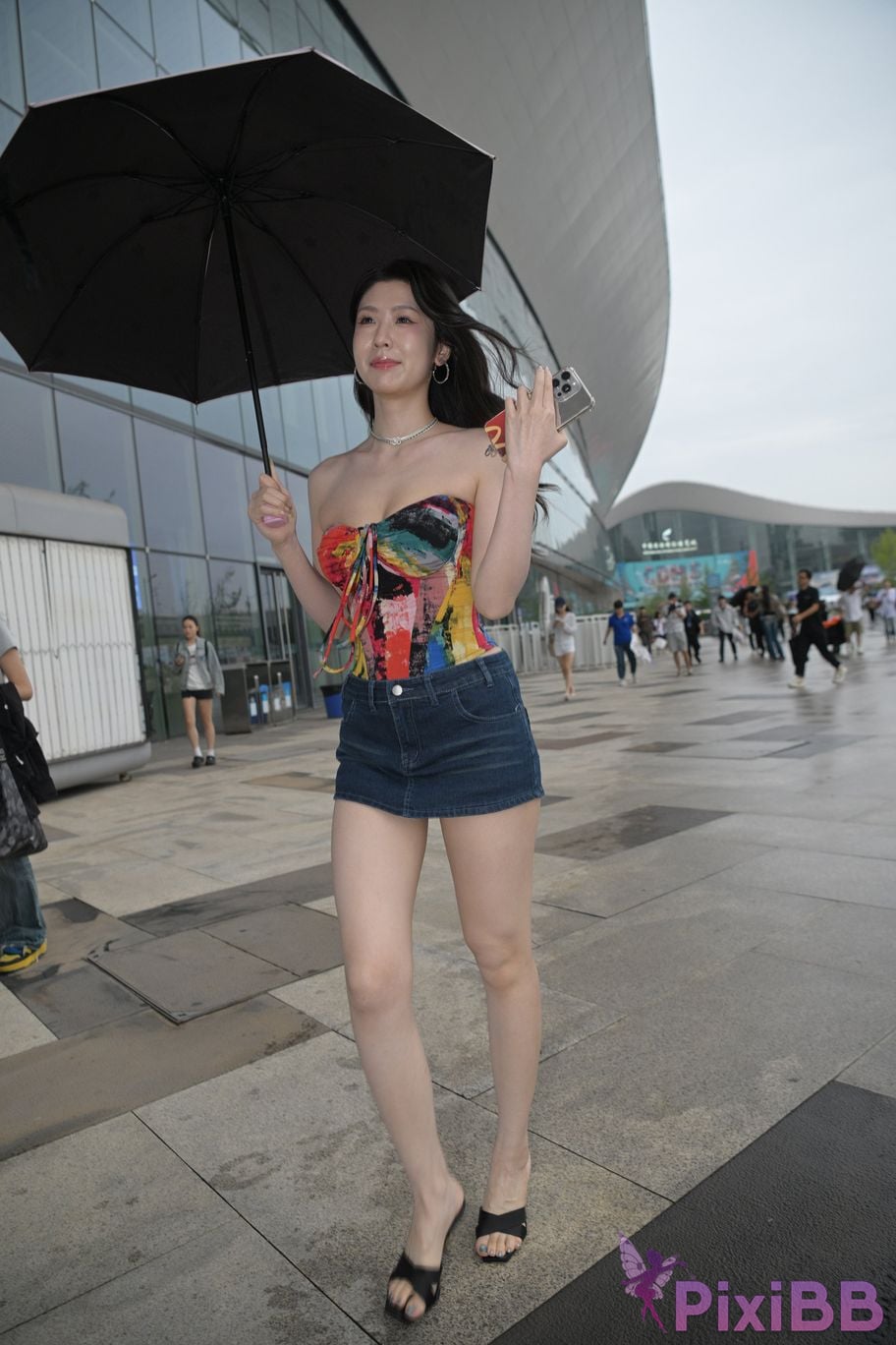 Featured Street Photography Works No.5451 Denim shorts after the rain PixiBB.COM 052