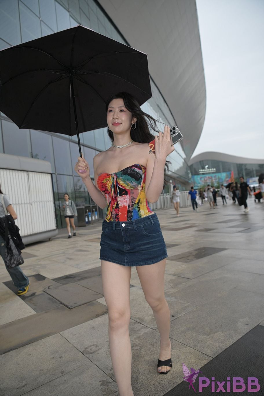 Featured Street Photography Works No.5451 Denim shorts after the rain PixiBB.COM 053