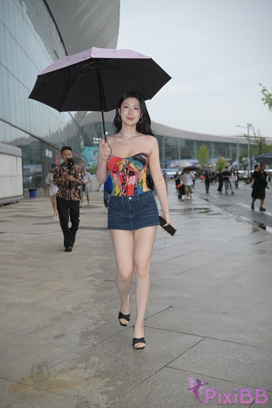 Featured Street Photography Works No.5451 Denim shorts after the rain PixiBB.COM 059