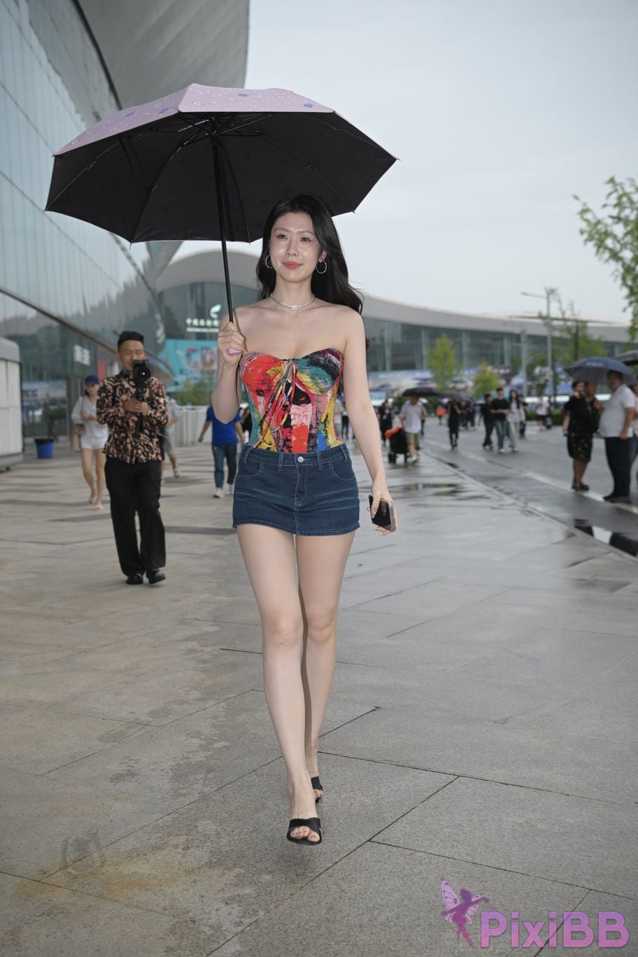 Featured Street Photography Works No.5451 Denim shorts after the rain PixiBB.COM 060