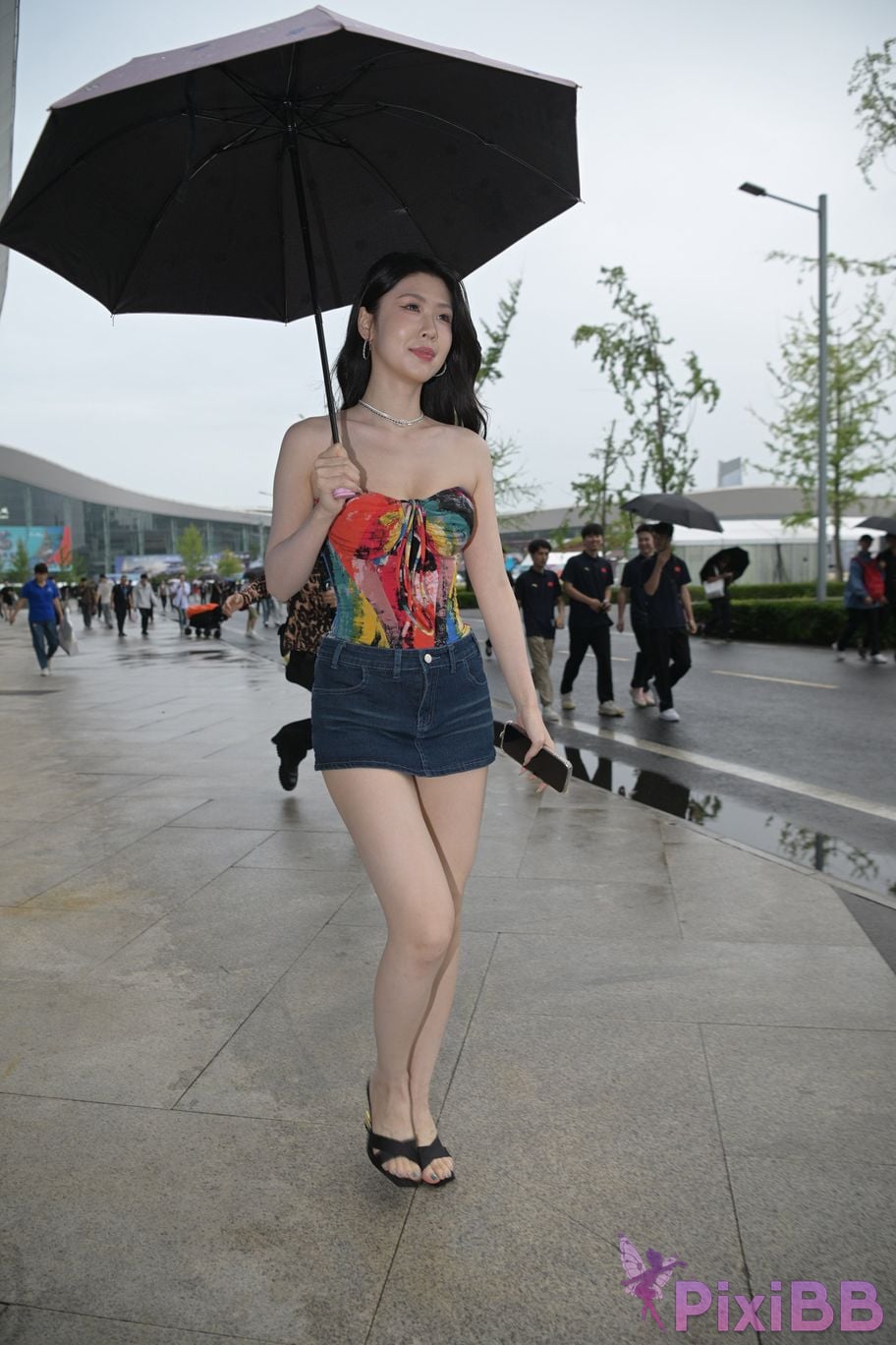 Featured Street Photography Works No.5451 Denim shorts after the rain PixiBB.COM 066