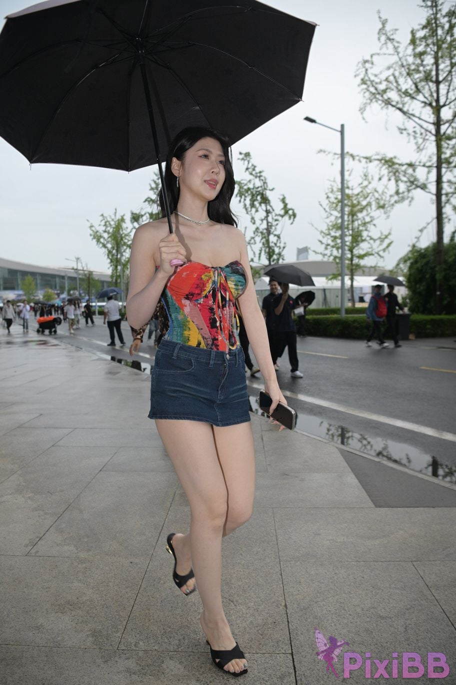 Featured Street Photography Works No.5451 Denim shorts after the rain PixiBB.COM 068