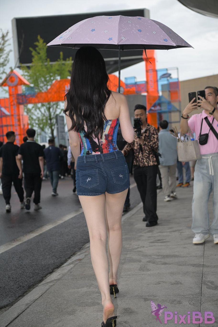 Featured Street Photography Works No.5451 Denim shorts after the rain PixiBB.COM 109
