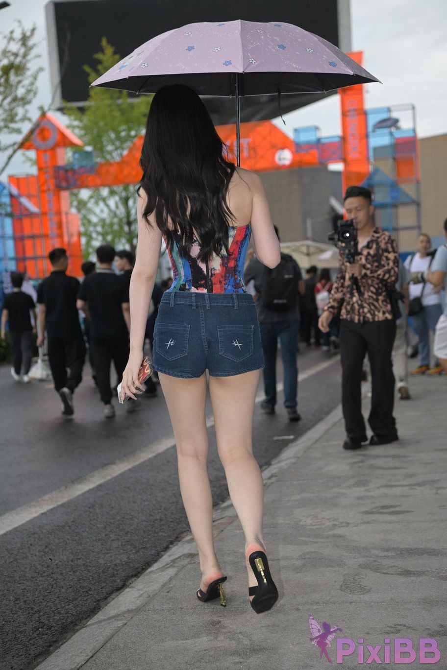 Featured Street Photography Works No.5451 Denim shorts after the rain PixiBB.COM 112