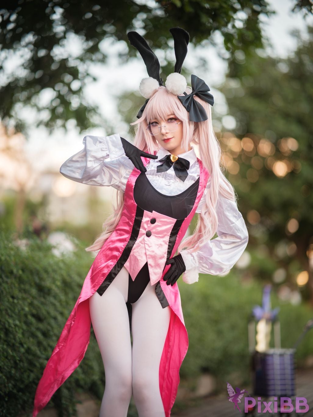 Cosplayer Fengjiang v FGO Goyanskaya bunny girl scene photos of light PixiBB.COM 005