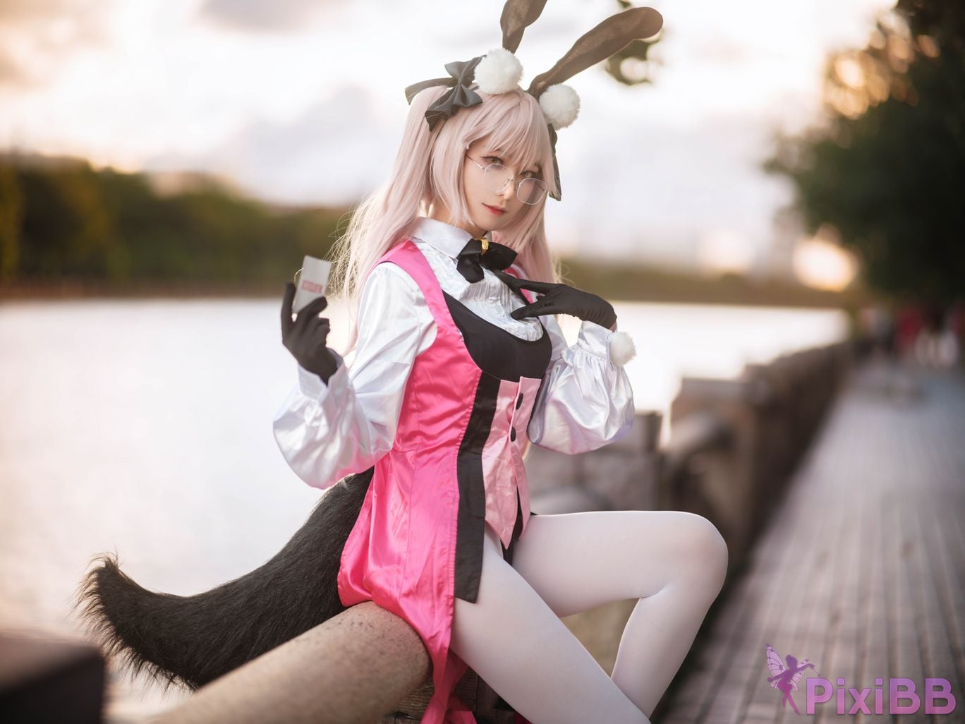 Cosplayer Fengjiang v FGO Goyanskaya bunny girl scene photos of light PixiBB.COM 006