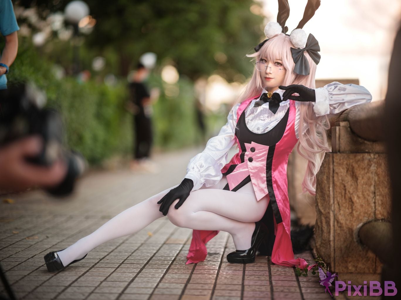 Cosplayer Fengjiang v FGO Goyanskaya bunny girl scene photos of light PixiBB.COM 008