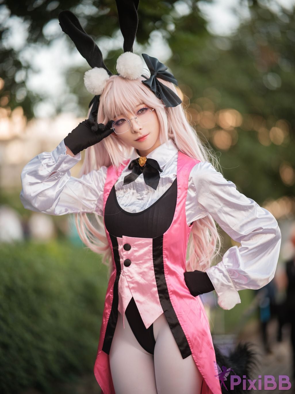Cosplayer Fengjiang v FGO Goyanskaya bunny girl scene photos of light PixiBB.COM 009