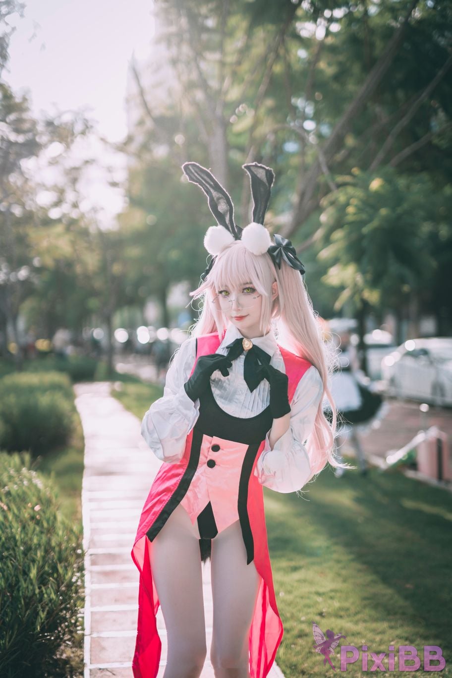 Cosplayer Fengjiang v FGO Goyanskaya bunny girl scene photos of light PixiBB.COM 015