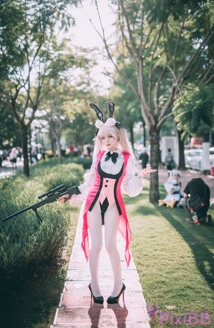 Cosplayer Fengjiang v FGO Goyanskaya bunny girl scene photos of light PixiBB.COM 016