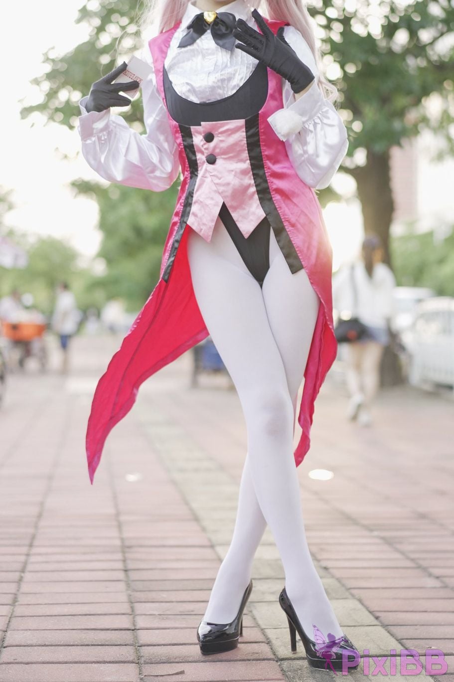 Cosplayer Fengjiang v FGO Goyanskaya bunny girl scene photos of light PixiBB.COM 018