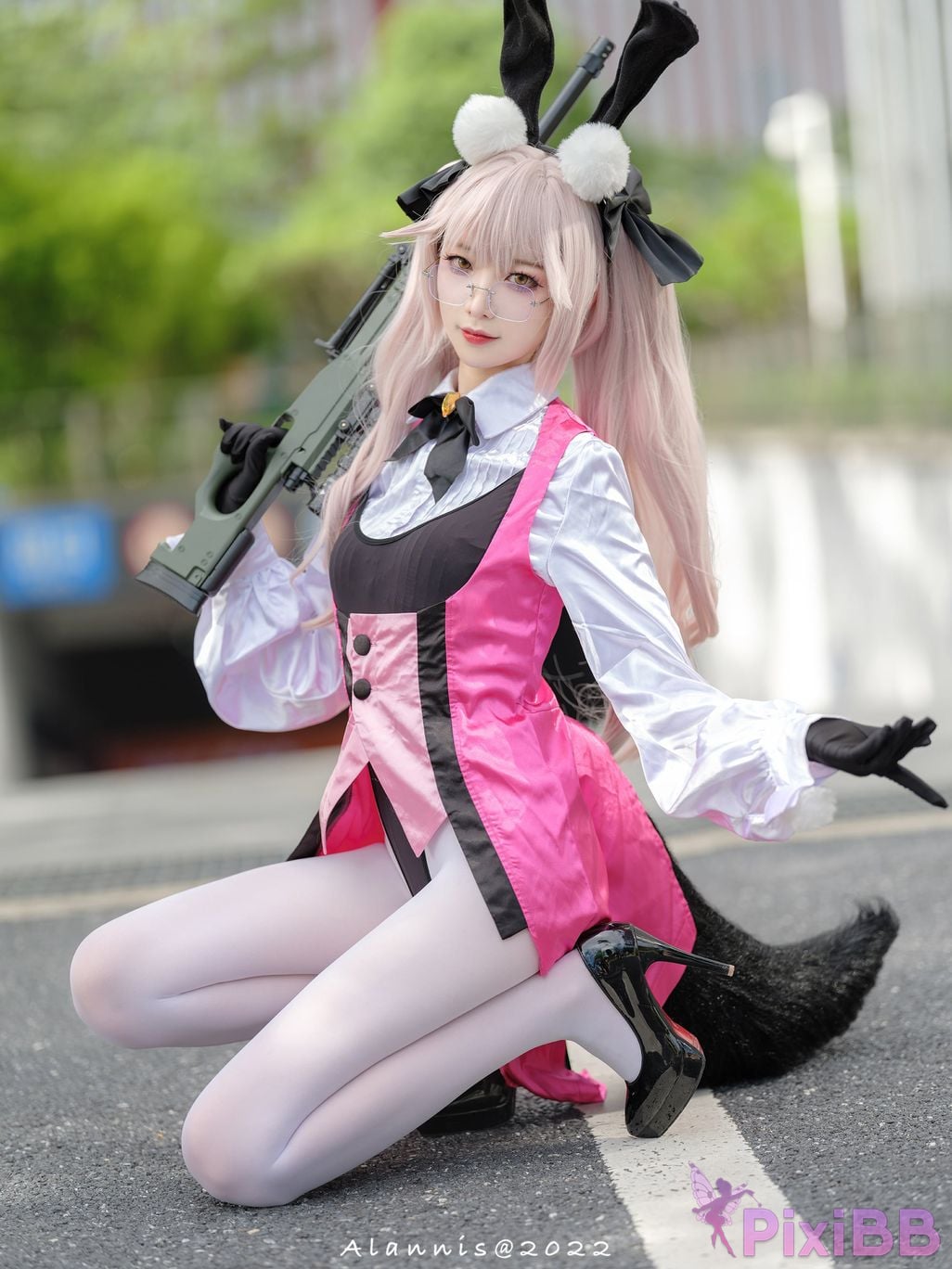 Cosplayer Fengjiang v FGO Goyanskaya bunny girl scene photos of light PixiBB.COM 025