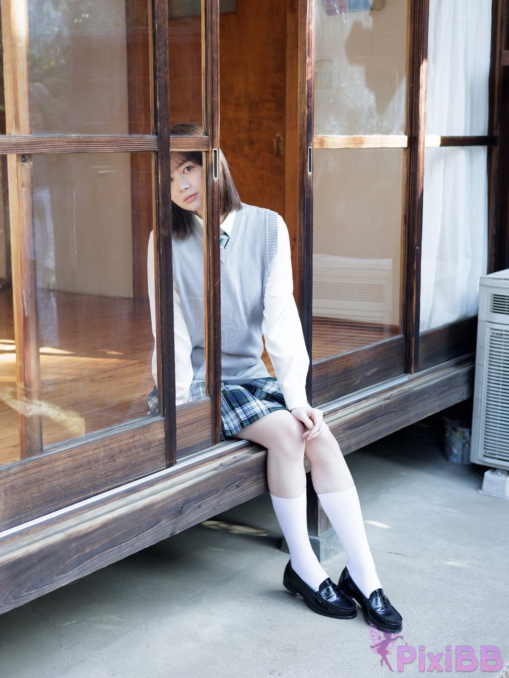 Japanese Idol Yuna Ego Ekago digital photo book I was shocked ENTAME36 degC PixiBB.COM 002