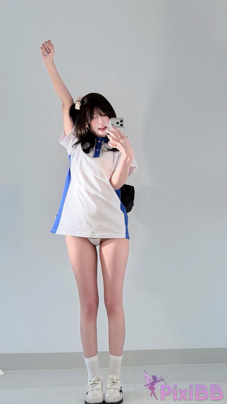 Cosplayer Real treasure Sweet girl in school uniform PixiBB.COM 001