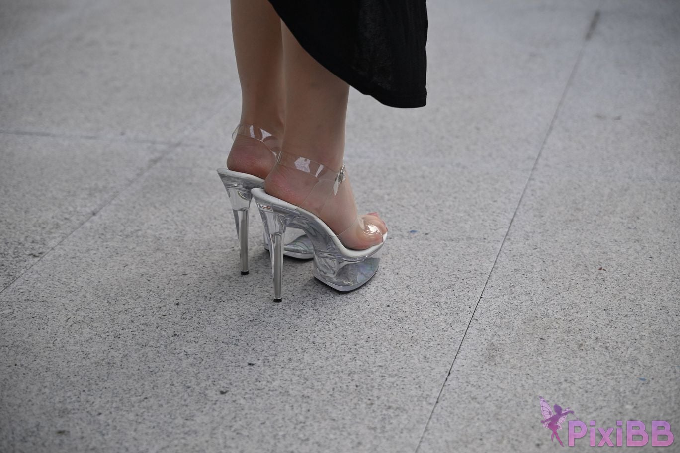 Featured Street Photography Works No.5459 Beautiful legs and feet PixiBB.COM 117